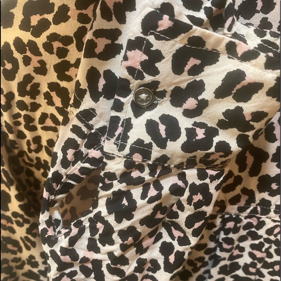 C&C California Leopard Twist Front Shirt Size XL - Picture 10 of 11